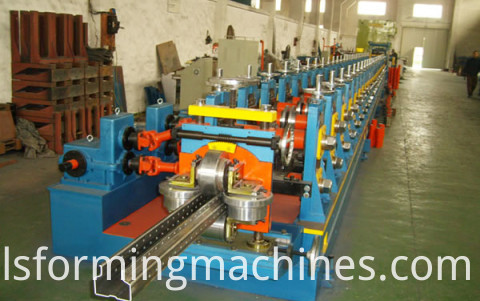 aufrecht stehende Säule des Lagerregals storage shelf upright pillar forming machine